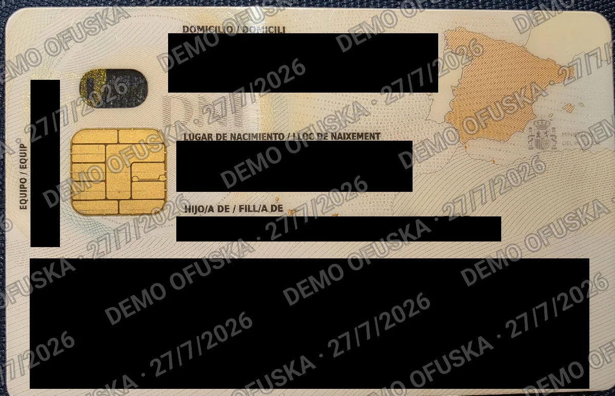 El mismo reverso protegido con el texto Demo Ofuska y la fecha repetidos por toda la imagen